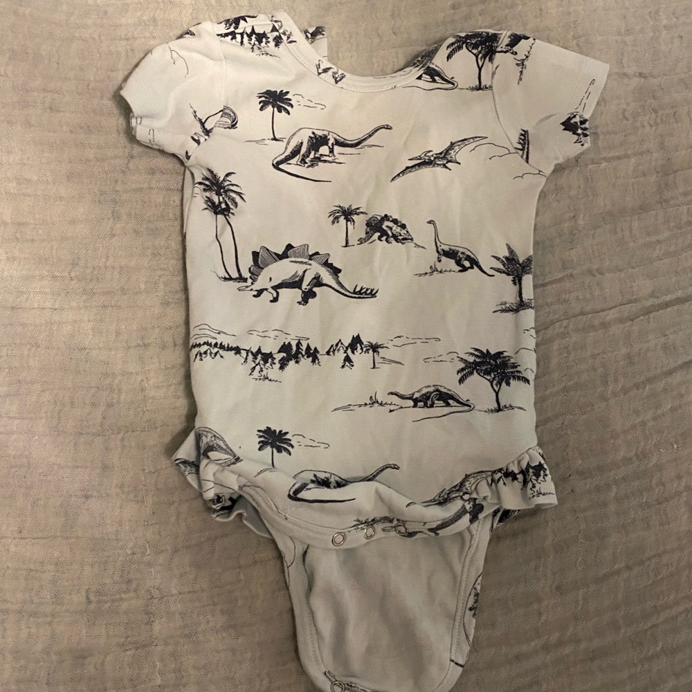Adorable 100% cotton dinosaur romper with ruffles on hips 2T Kate Quinn